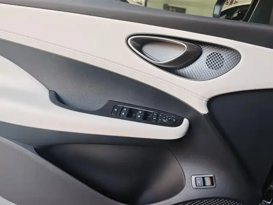 BYD Seal 05 DM-i — фото 6