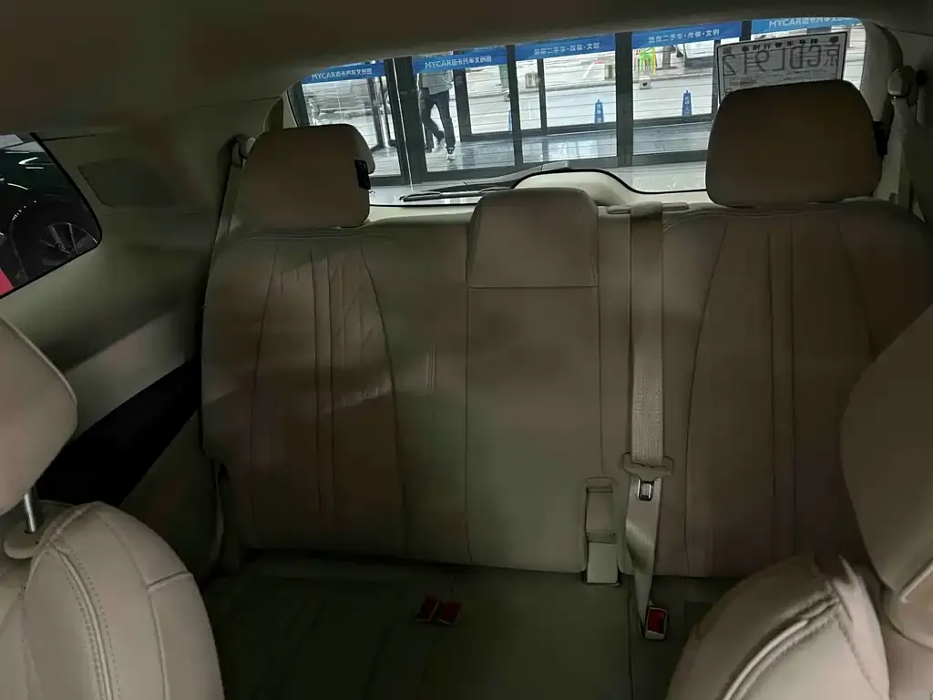Buick GL8 — фото 2