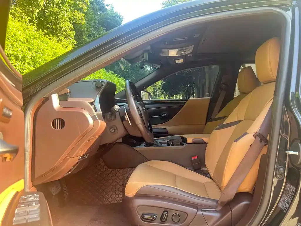 Lexus ES 2021 из CN, фото 4