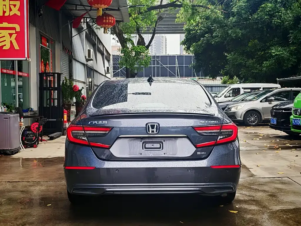Honda Accord — фото 9