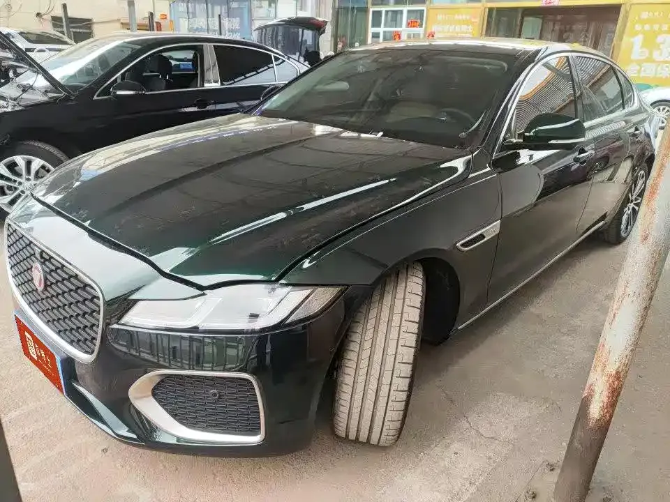 Jaguar XFL — фото 1