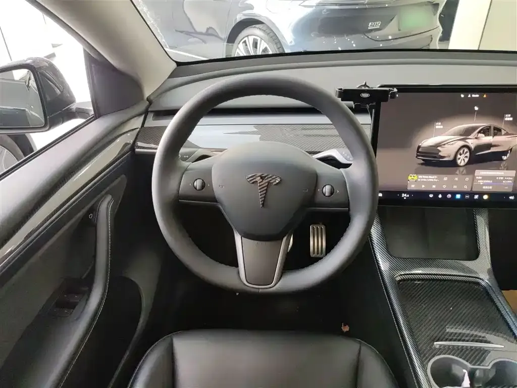 Tesla Model Y — фото 9