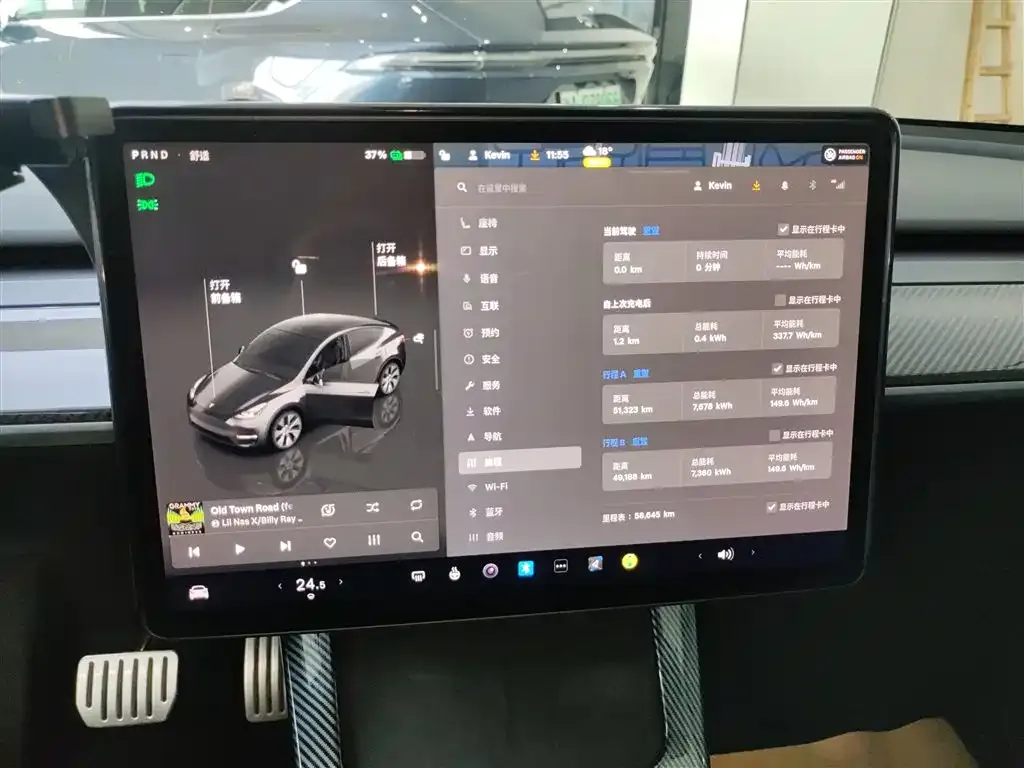 Tesla Model Y — фото 10