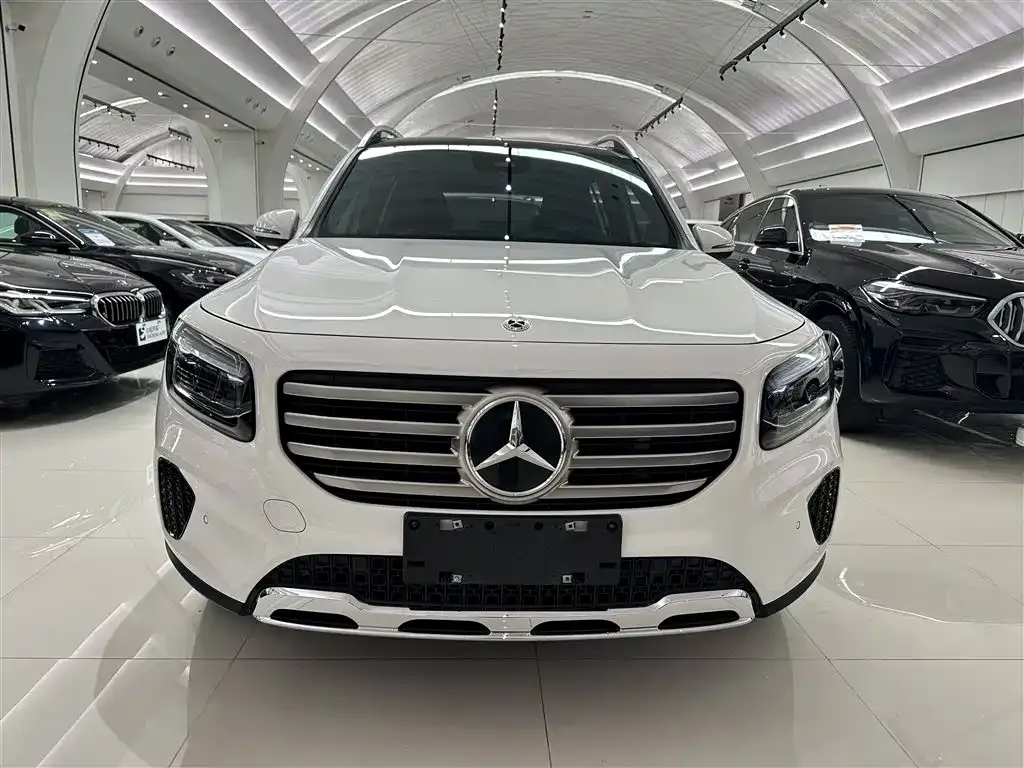 Mercedes-Benz GLB — фото 9