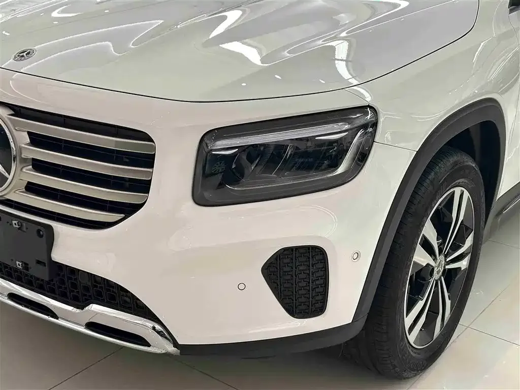 Mercedes-Benz GLB — фото 10