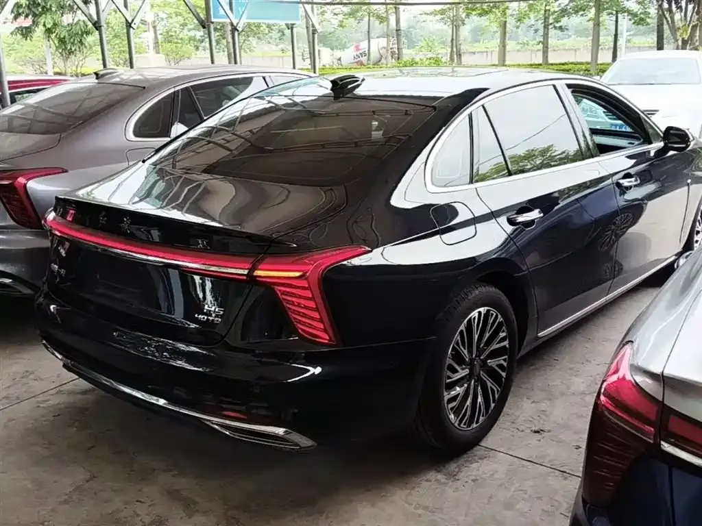 Hongqi H5 — фото 10