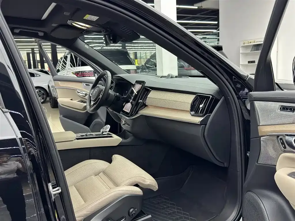 Volvo XC90 PHEV 2025 из CN, фото 10