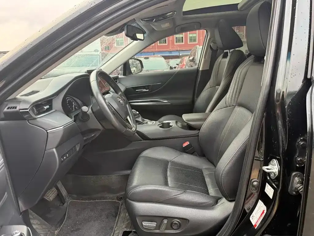 Toyota Harrier 2023 из CN, фото 3