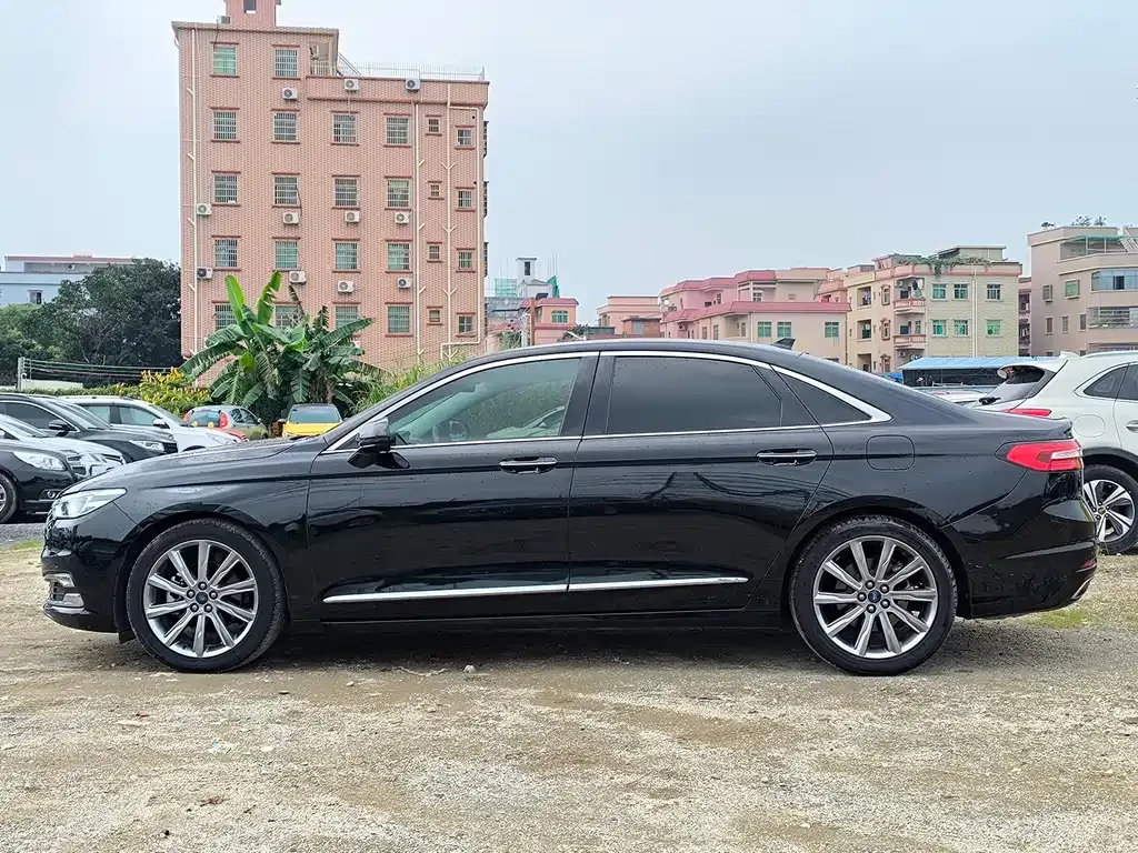 Ford Taurus 2021 из CN, фото 6