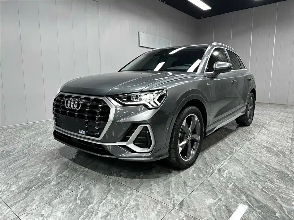 Audi Q3 — фото 1