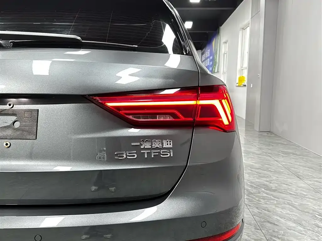 Audi Q3 — фото 10