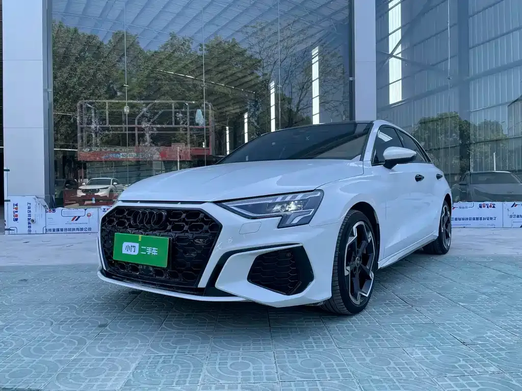Audi A3 — фото 1