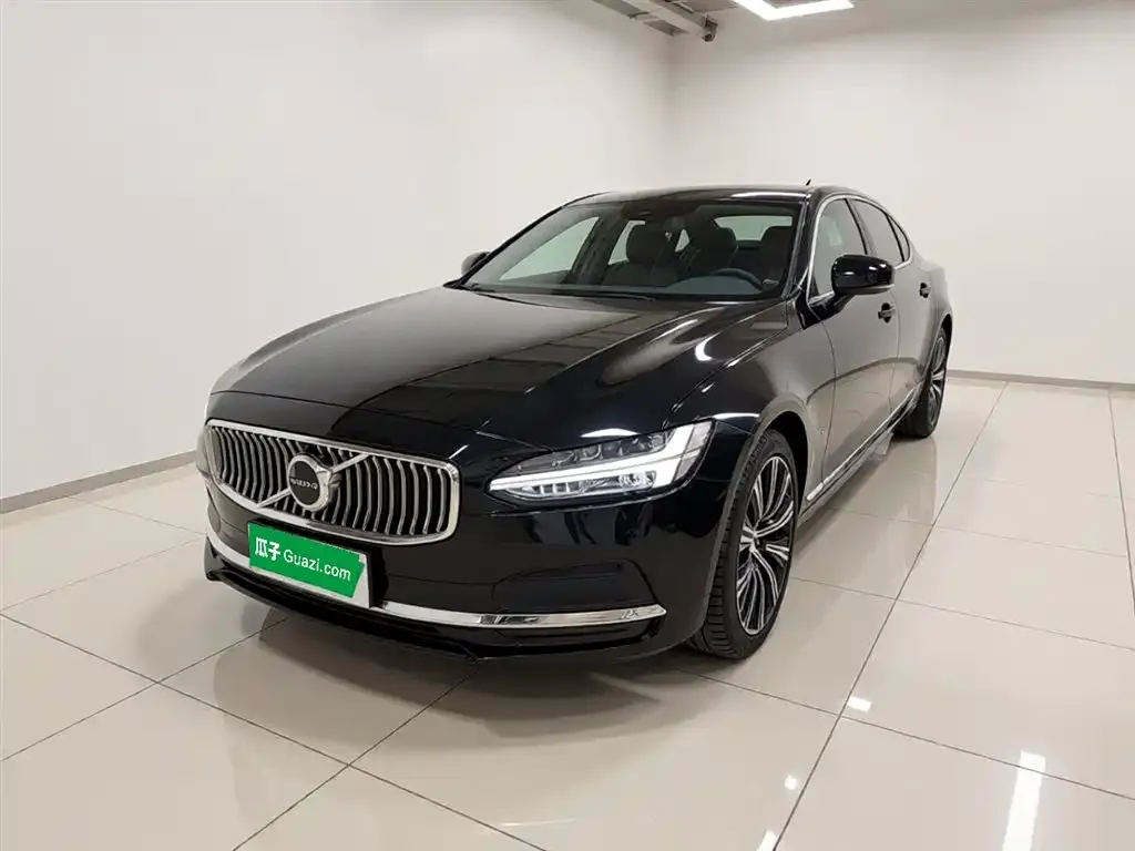 Volvo S90 — фото 1
