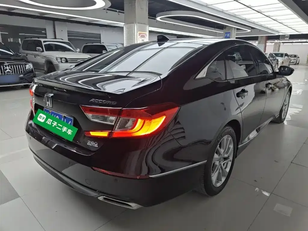 Honda Accord — фото 8