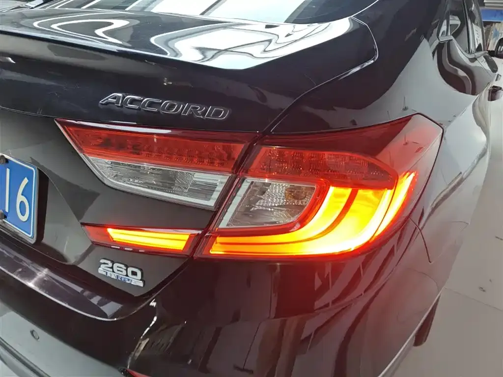 Honda Accord — фото 5