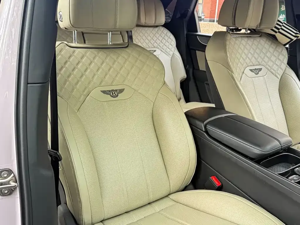 Bentley Bentayga PHEV 2022 из CN, фото 5