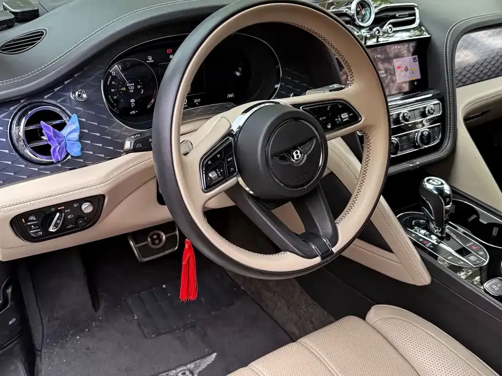 Bentley Bentayga PHEV 2022 из CN, фото 6