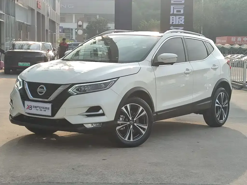 Nissan Qashqai — фото 1