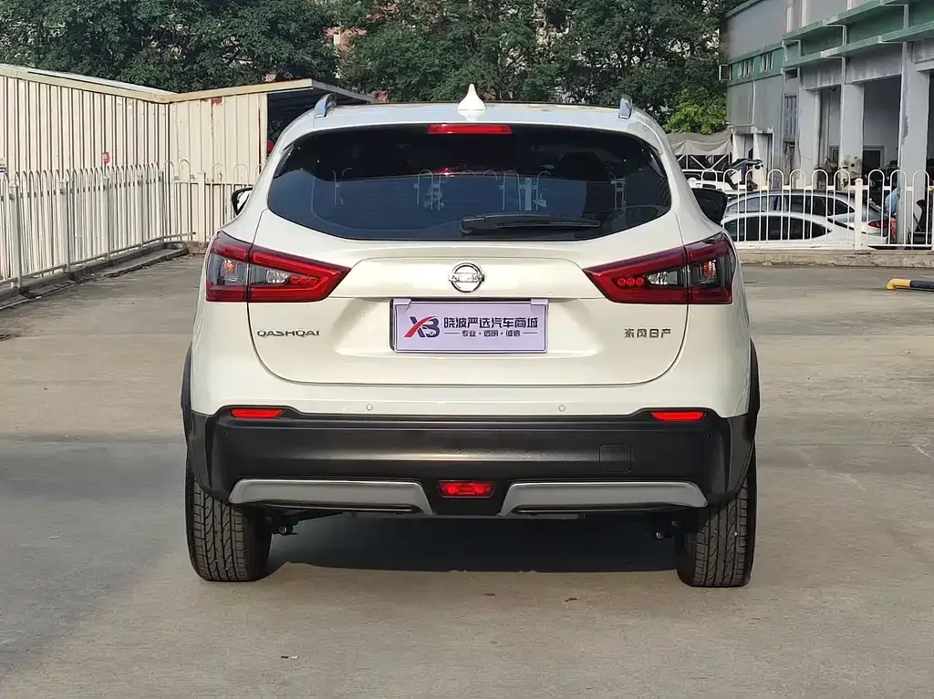 Nissan Qashqai — фото 10
