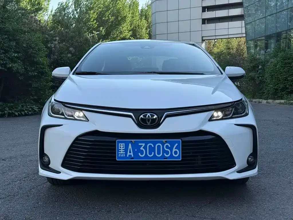 Toyota Corolla — фото 10