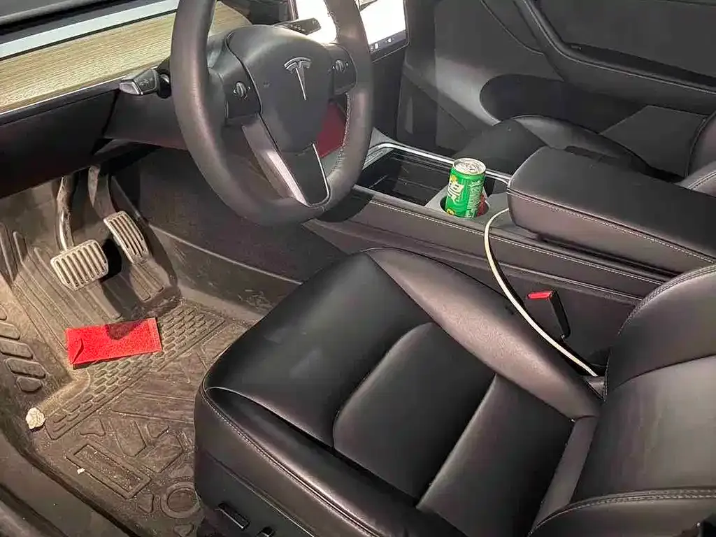 Tesla Model Y — фото 3