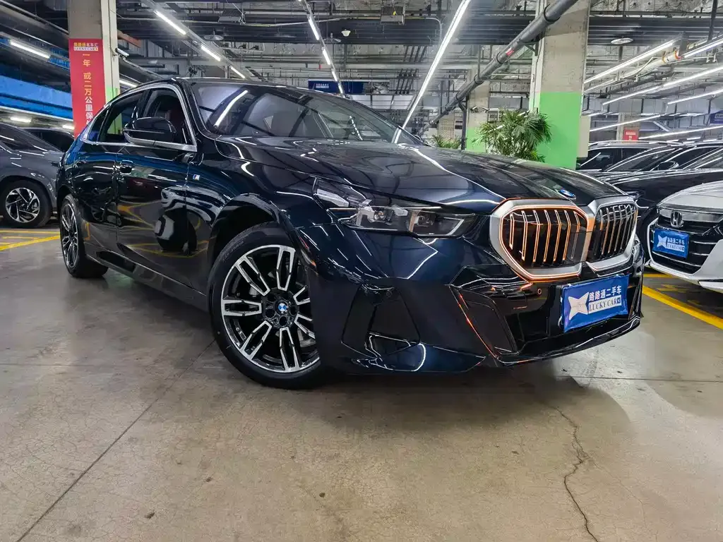 BMW 5 Series — фото 10
