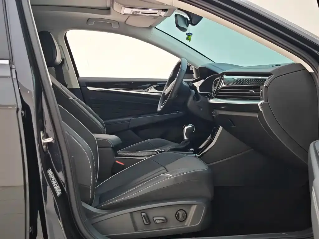 Volkswagen Passat — фото 8