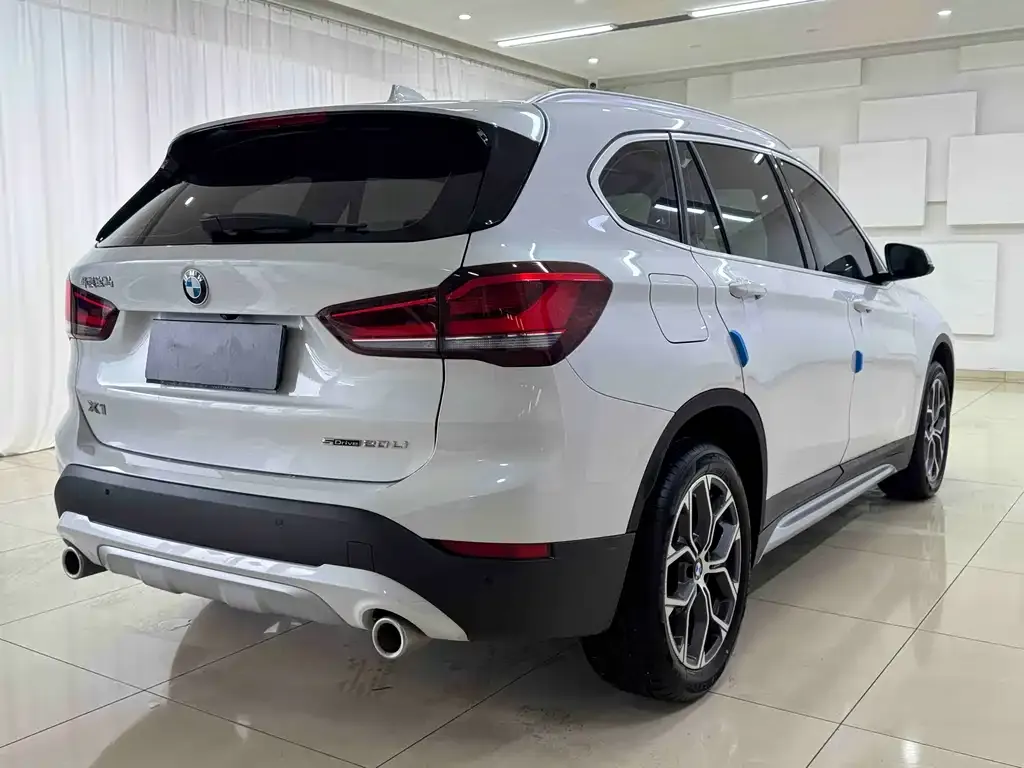 BMW X1 — фото 9