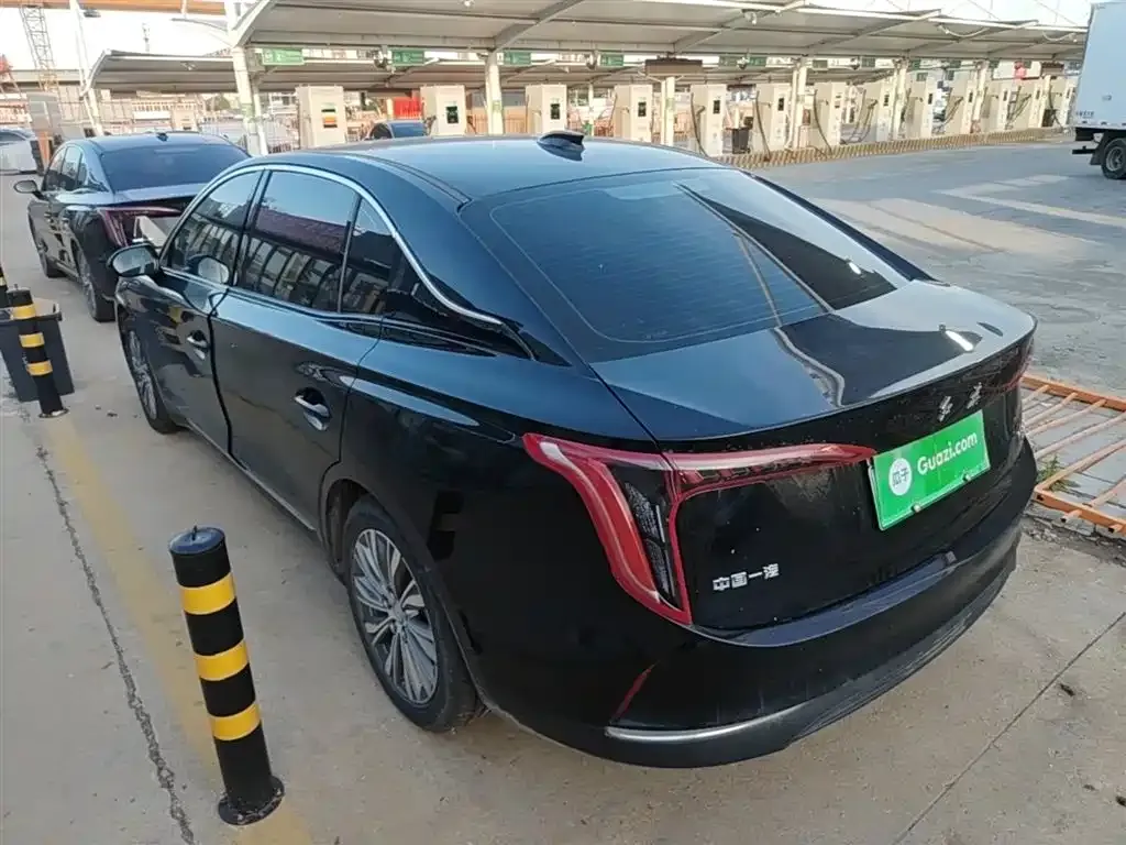 Hongqi E-QM5 — фото 8