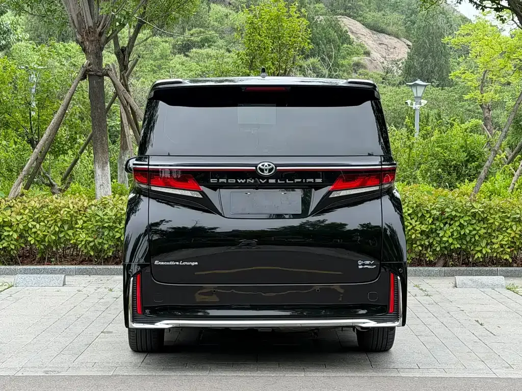 Toyota Vellfire — фото 5