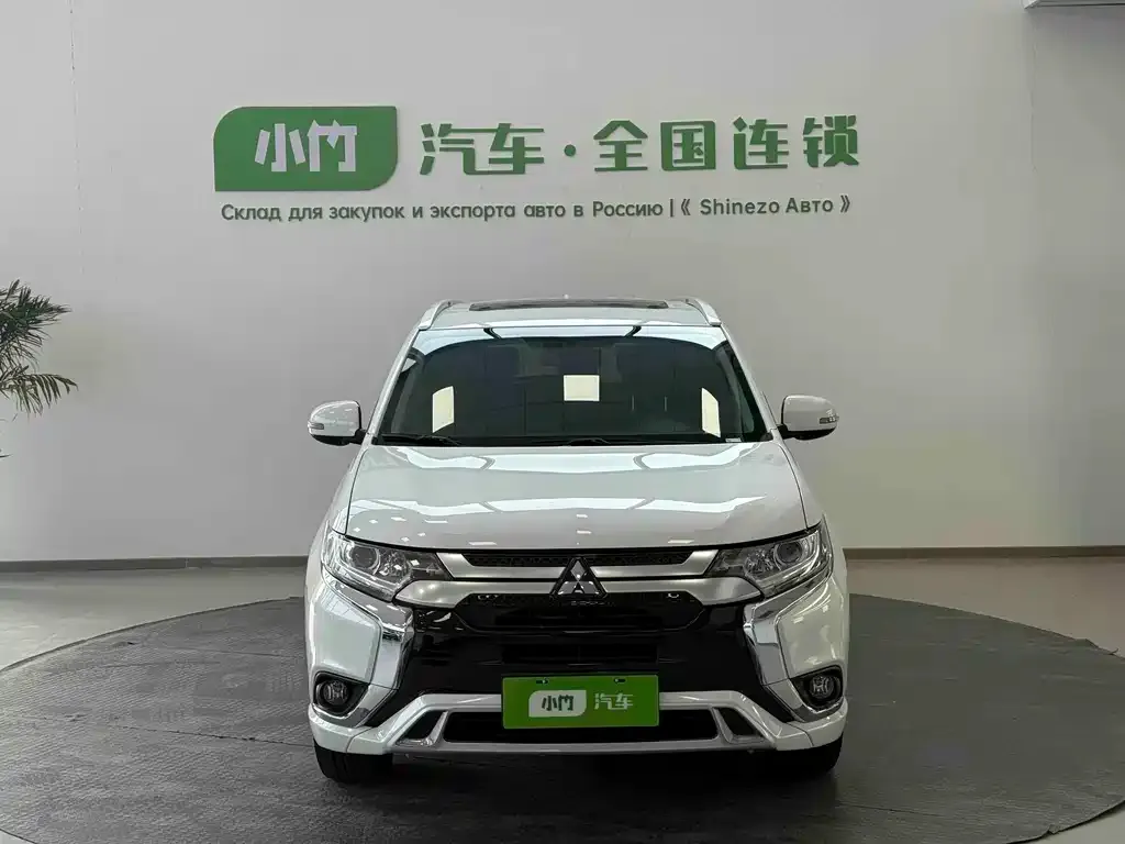 Mitsubishi Outlander — фото 2