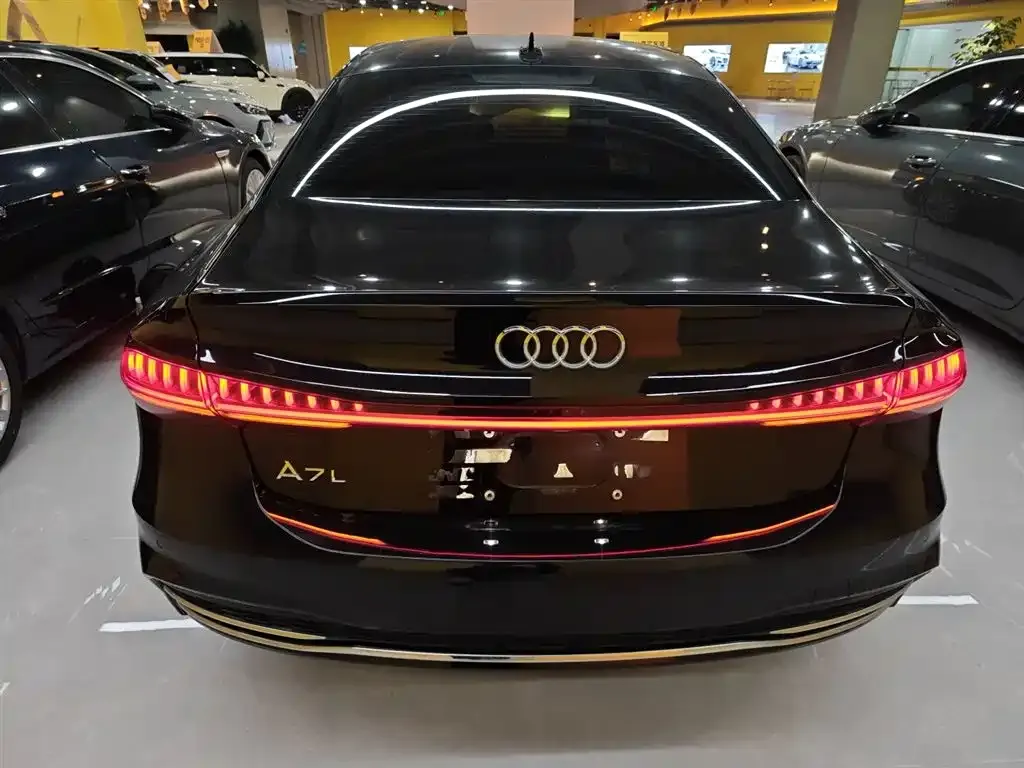 Audi A7L — фото 7