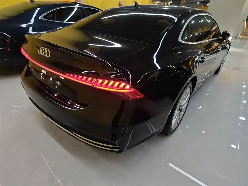 Audi A7L — фото 6