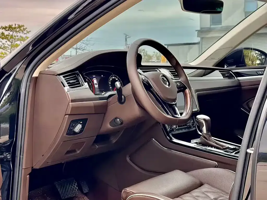 Volkswagen Phideon — фото 2