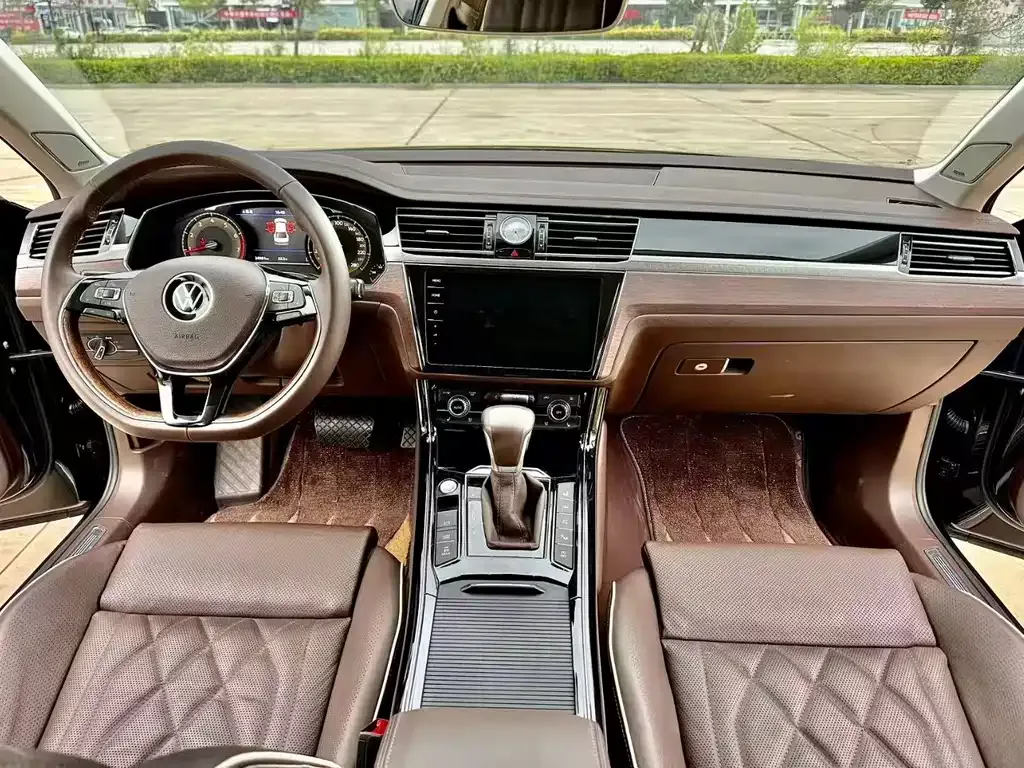 Volkswagen Phideon — фото 5