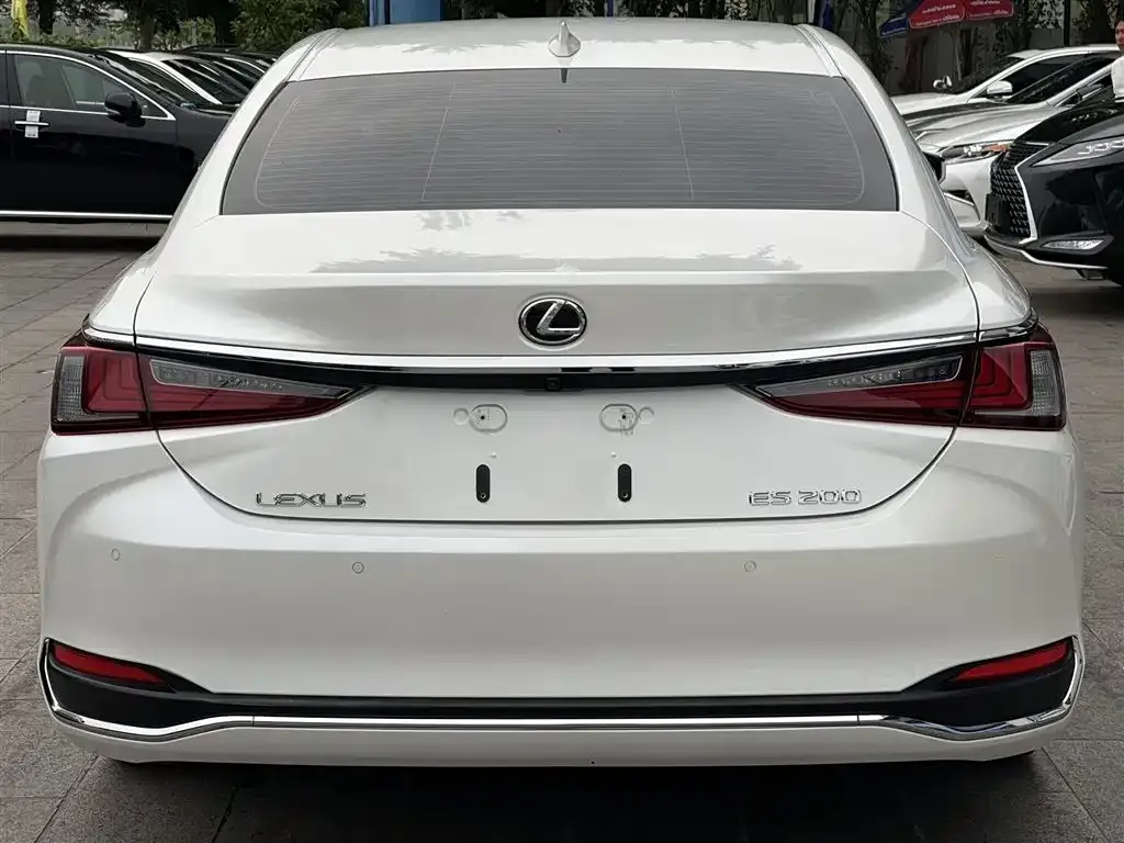 Lexus ES — фото 6