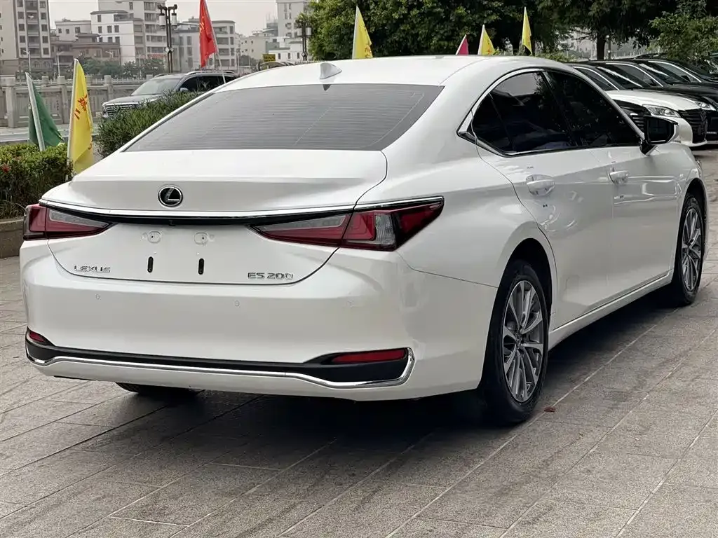 Lexus ES — фото 4