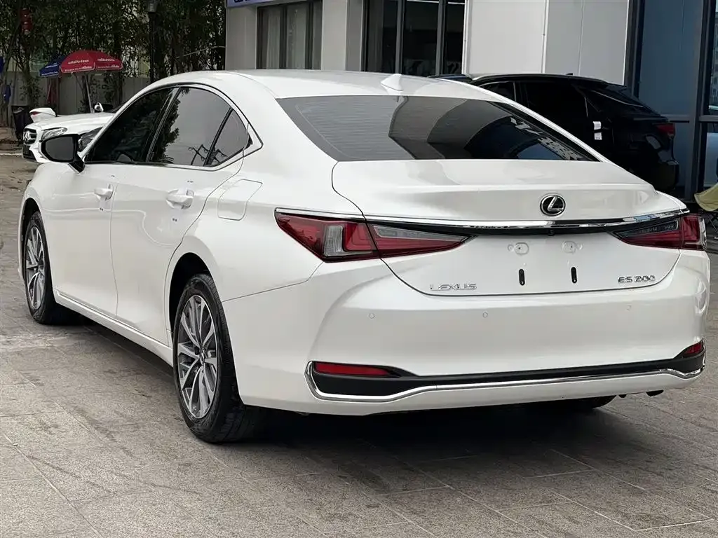 Lexus ES — фото 7