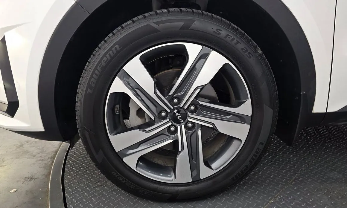 Kia Sorento — фото 6