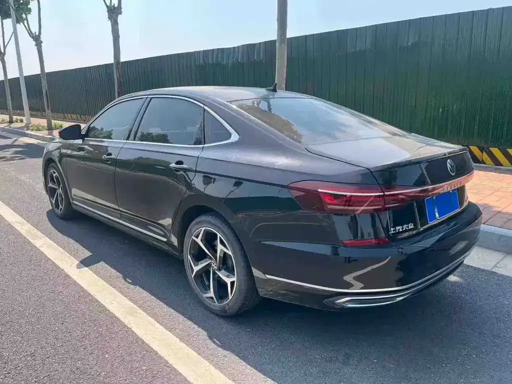 Volkswagen Passat — фото 6