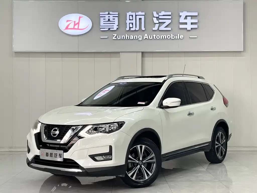 Nissan X-Trail — фото 1