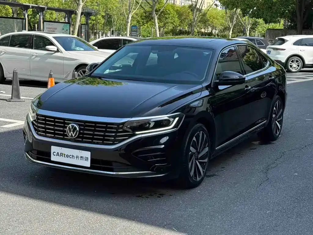 Volkswagen Passat — фото 1