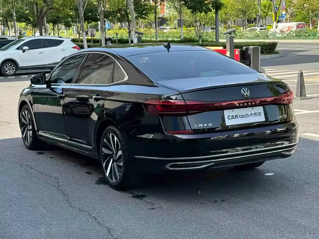 Volkswagen Passat — фото 10