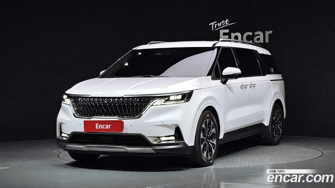 Kia Carnival — фото 1
