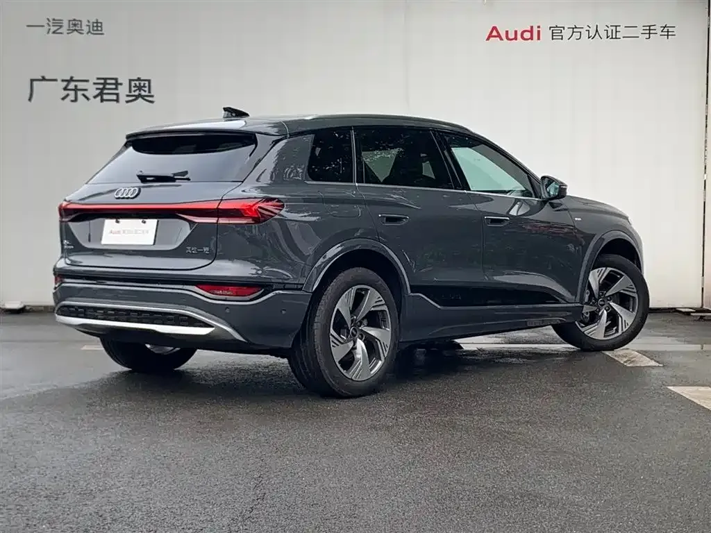 Audi Q6L e-tron — фото 2