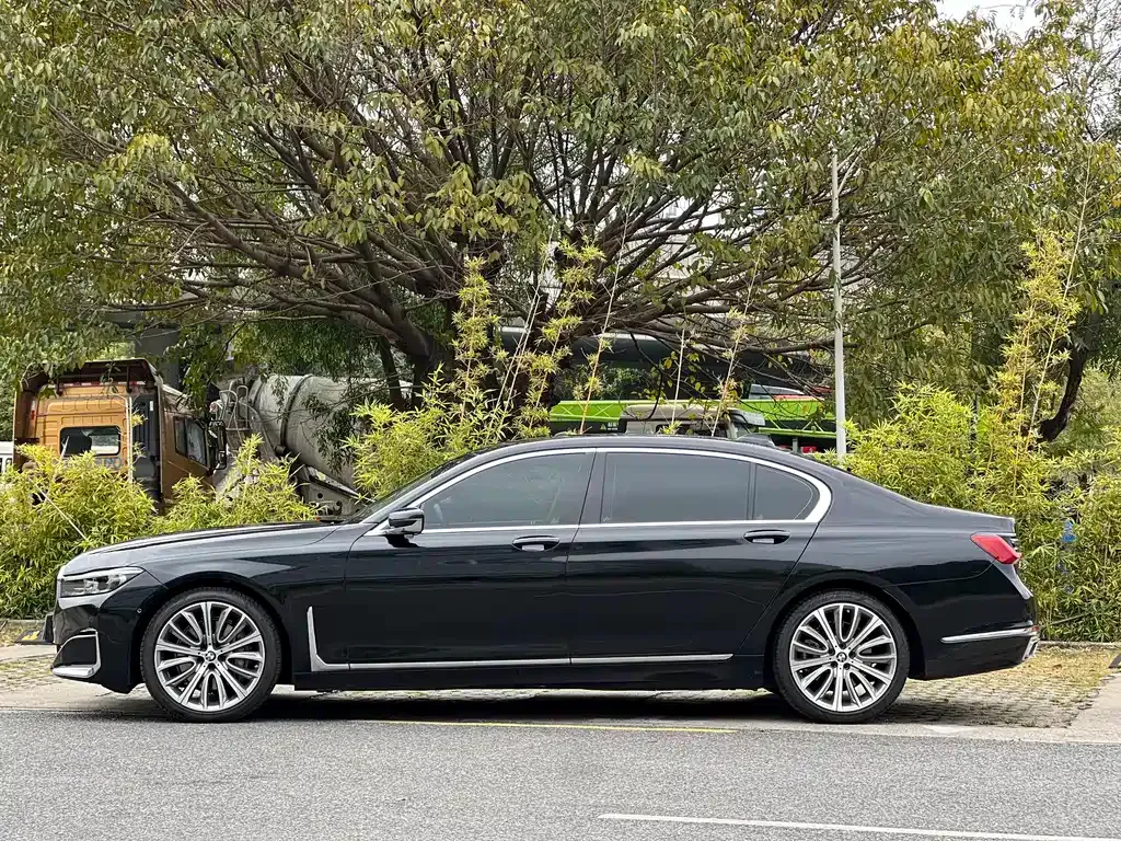 BMW 7 Series 2021 из CN, фото 10