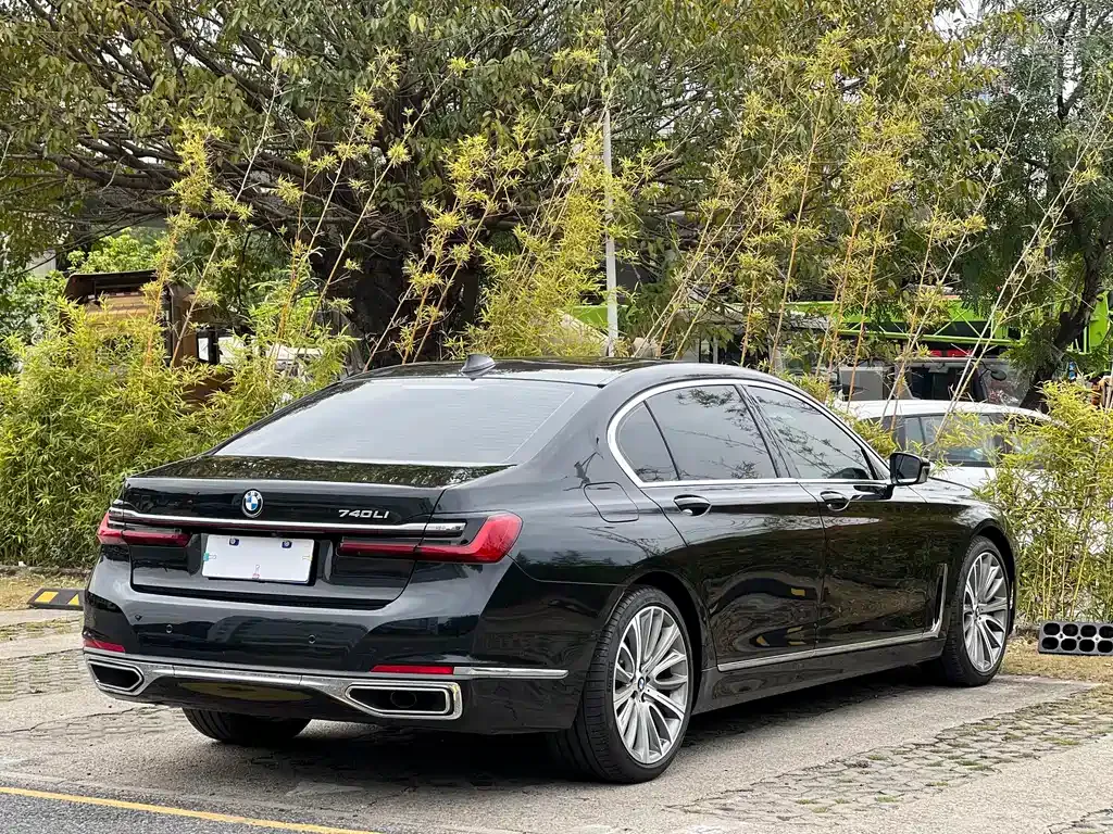 BMW 7 Series 2021 из CN, фото 9