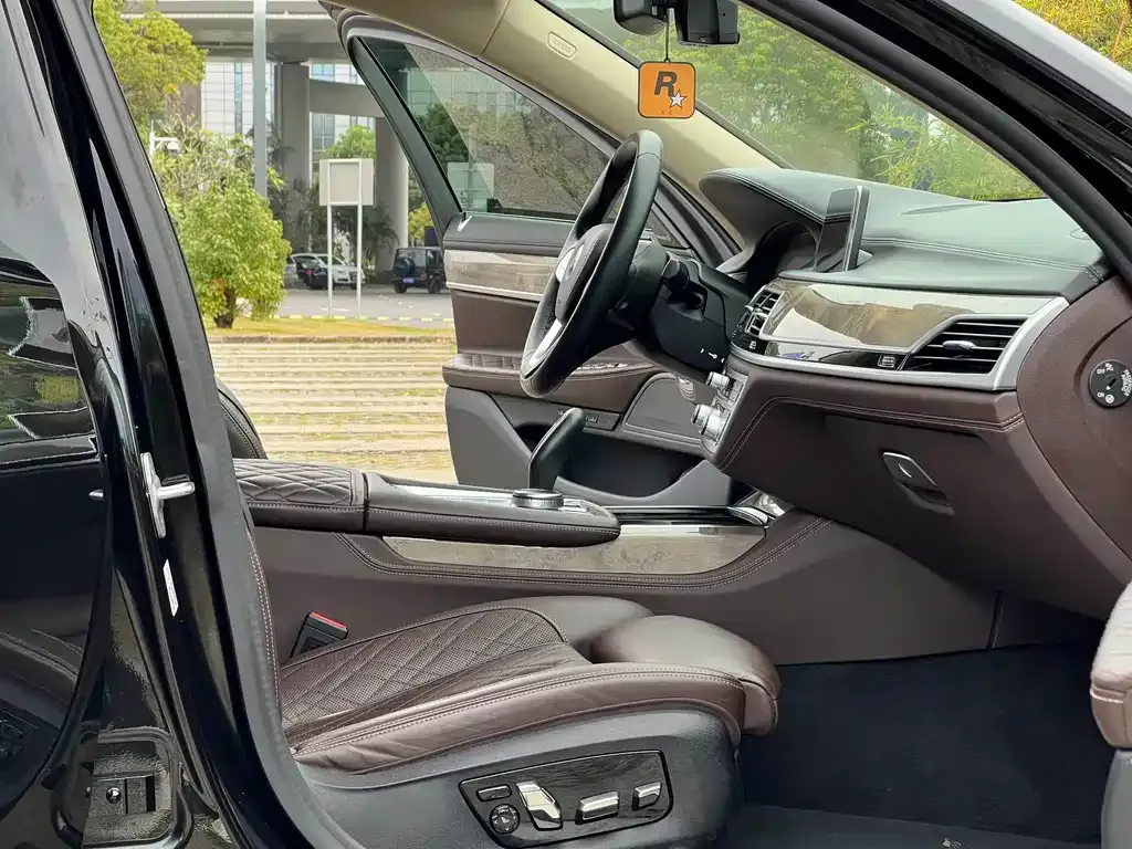 BMW 7 Series 2021 из CN, фото 3