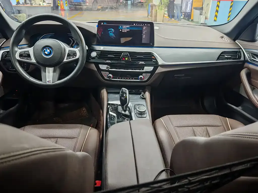 BMW 5 Series New Energy — фото 4