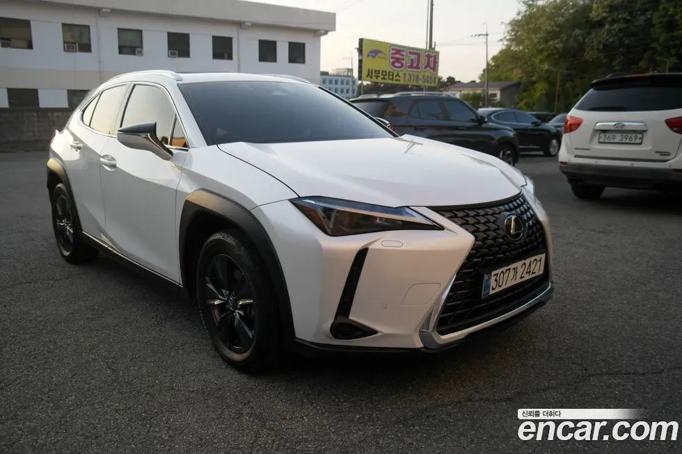 Lexus UX 2.0 2WD 1